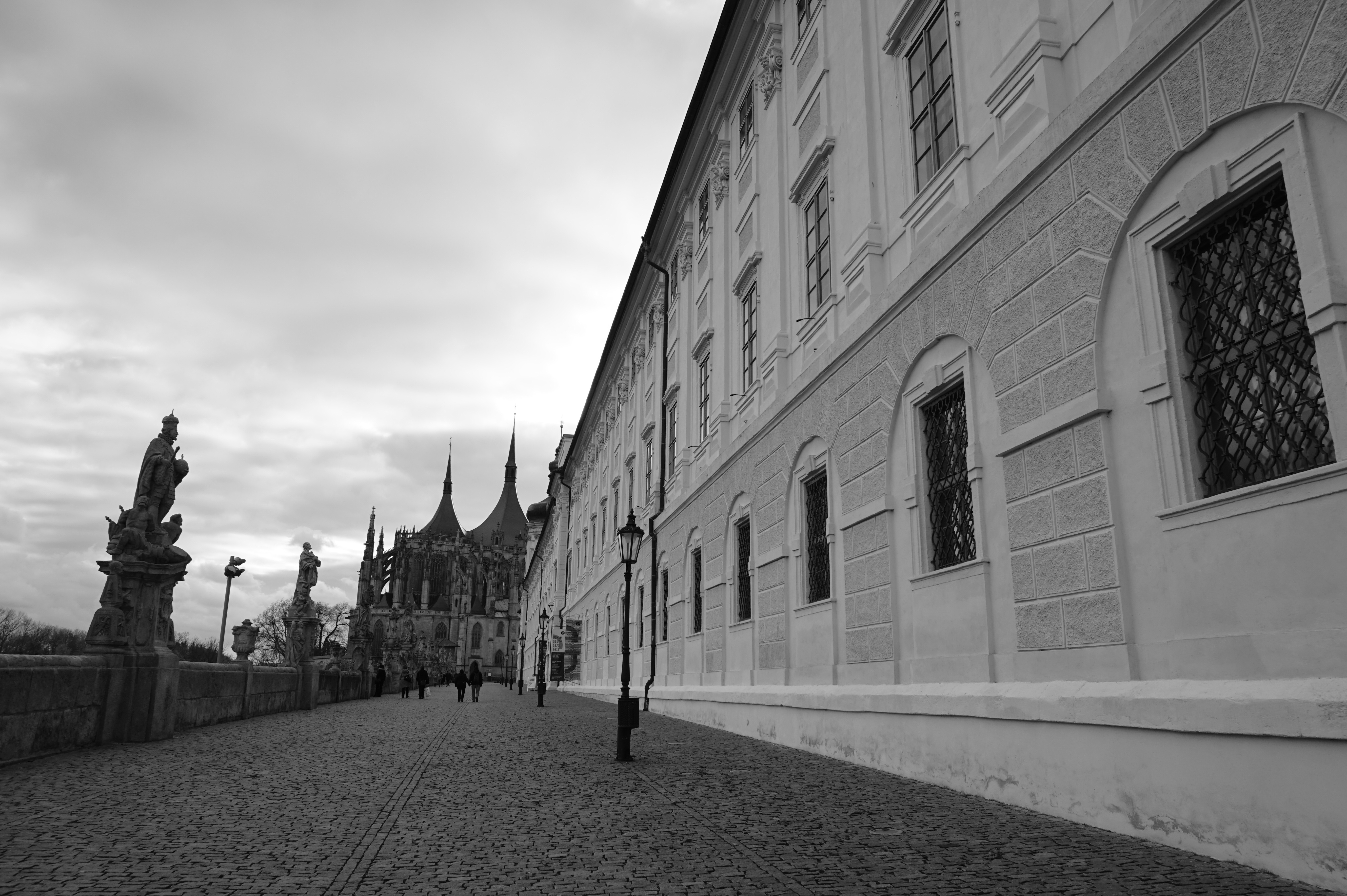 March is the best time for one day trip to Kutná Hora. 